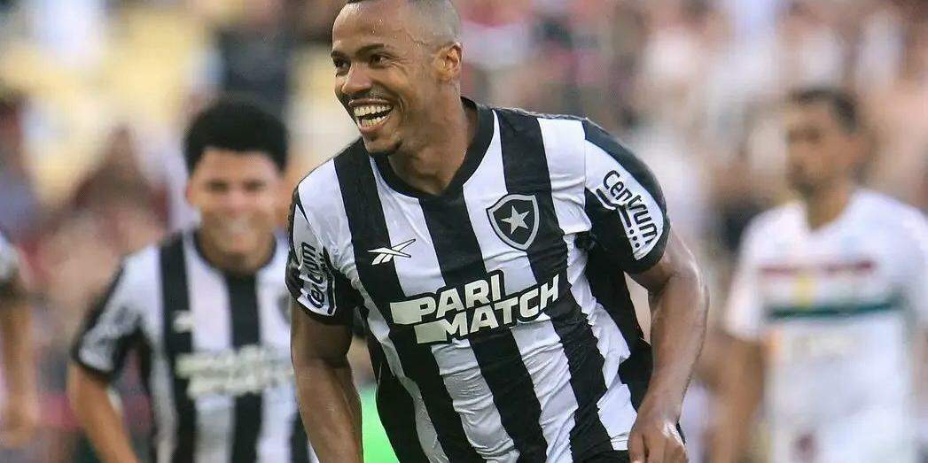 O Alvinegro terminou a partida com 20 pontos, em quarto lugar, à frente do Vasco