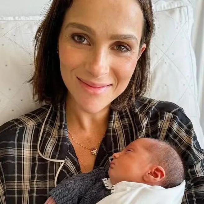 A influenciadora usou as redes sociais para postar uma foto do seu recém-nascido, Estevão