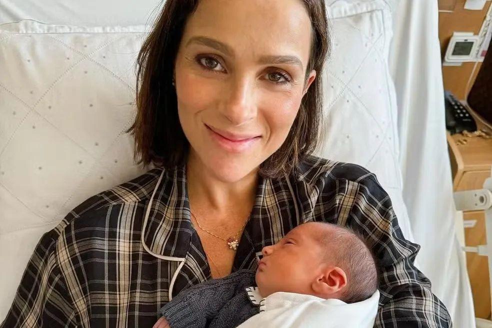 A influenciadora usou as redes sociais para postar uma foto do seu recém-nascido, Estevão