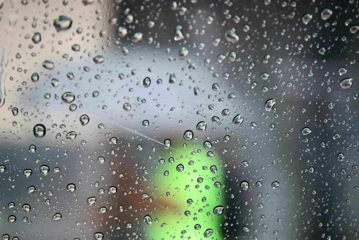 De segunda (23) à sexta (27), pancadas de chuva estão previstas na Baixada Santista