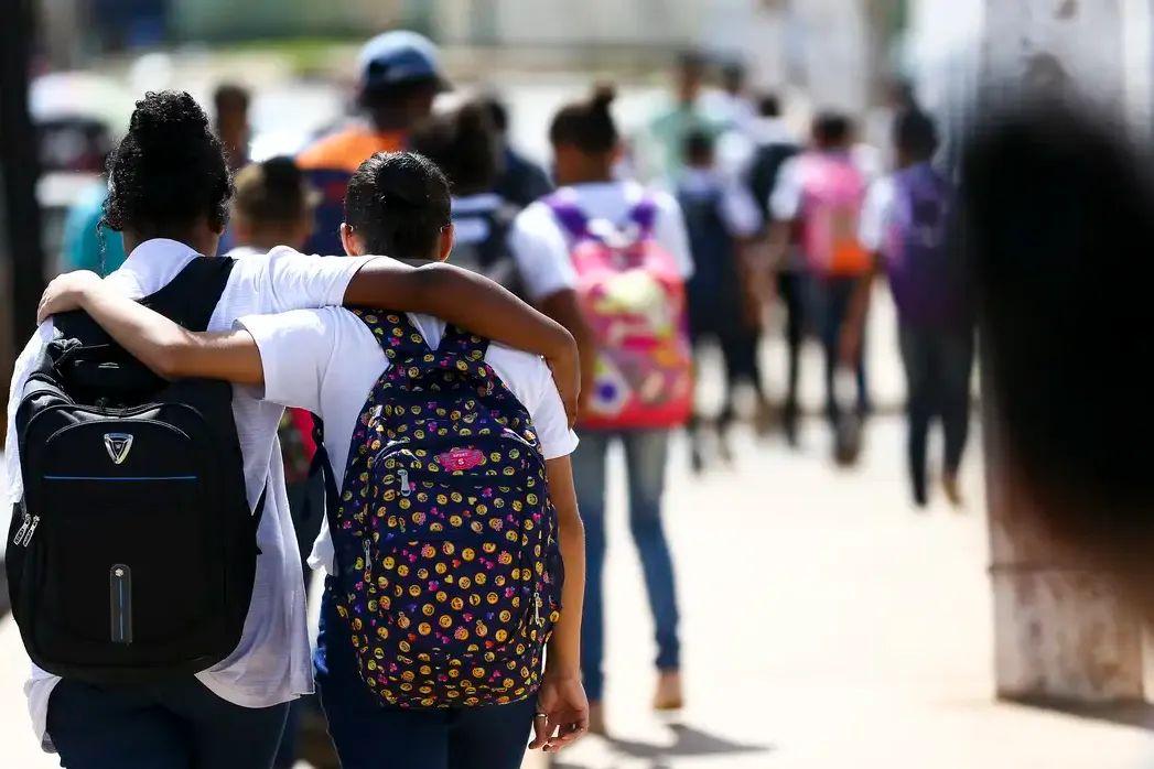 Rondônia foi o estado com maior proporção de casamentos de adolescentes do sexo feminino em relação ao total (6,1%), em 2022