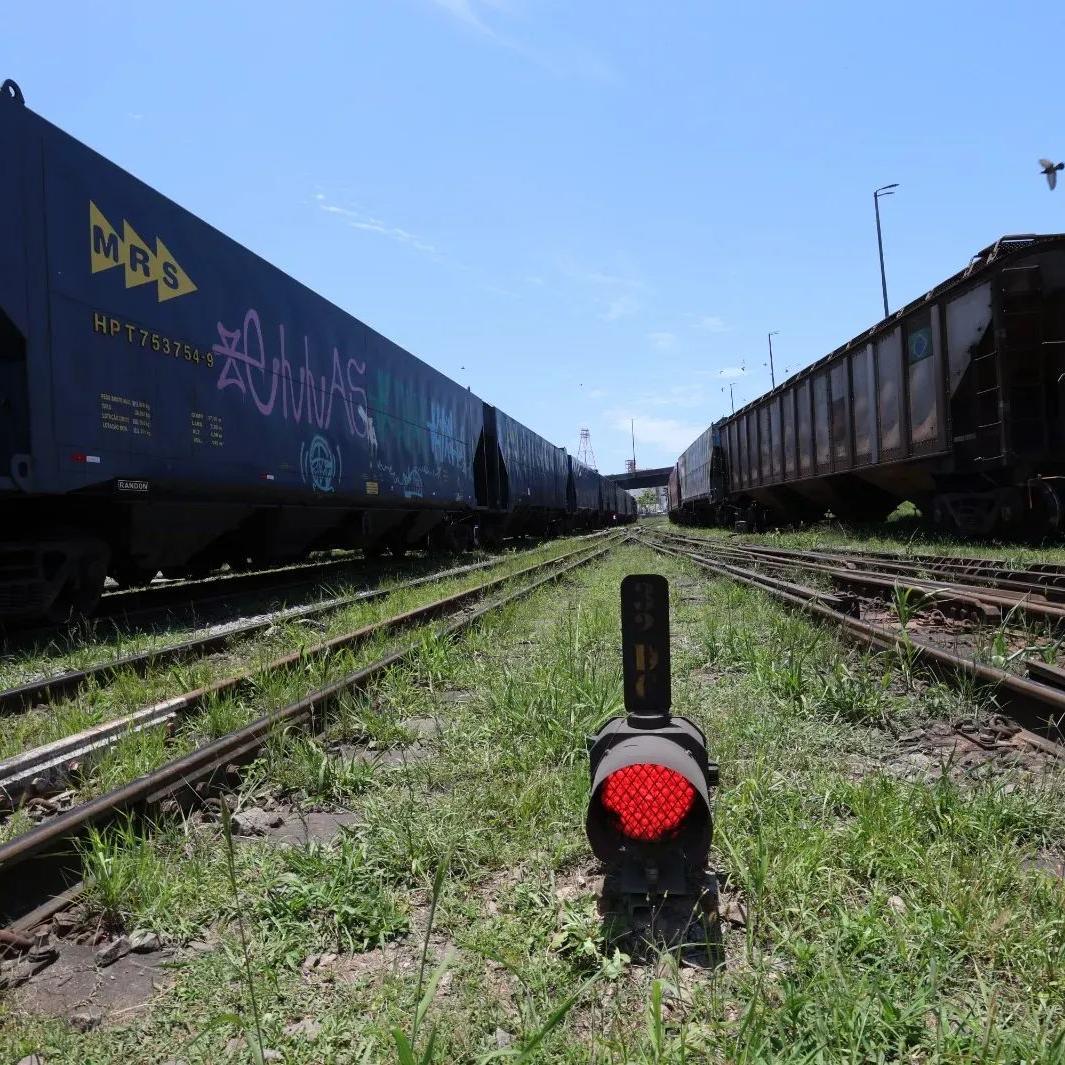 Com a ampliação de ferrovias, parte das cargas atualmente movimentada via rodovia deve convergir para o novo modal de transporte