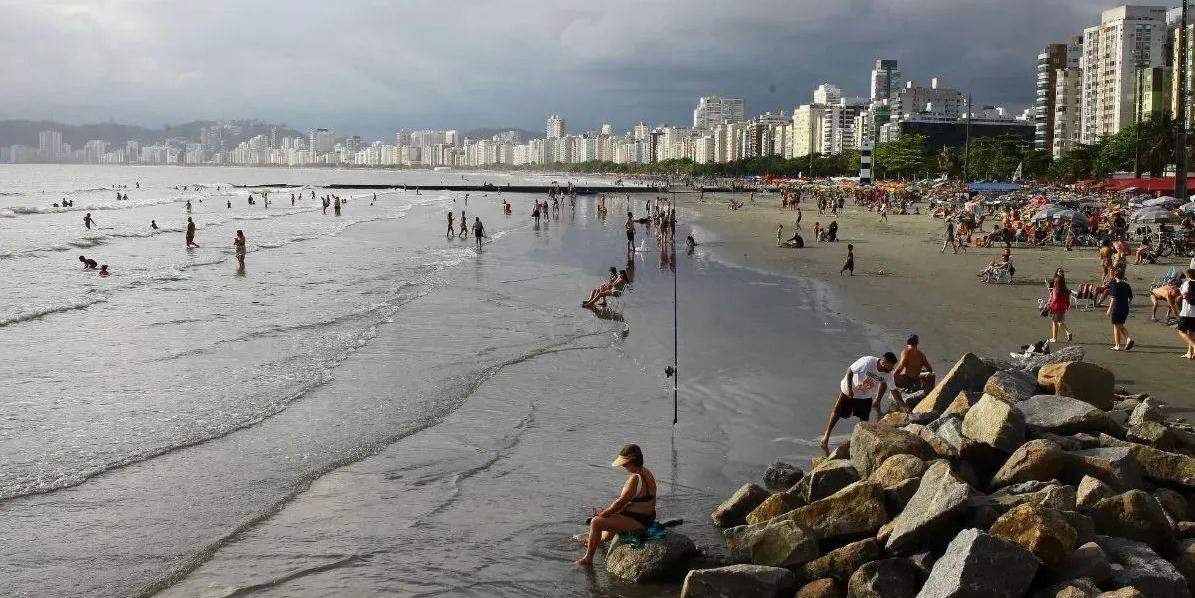 Temperaturas na Baixada Santista podem variar entre 14°C e 22°C no fim de semana; dias serão de sol e céu nublado