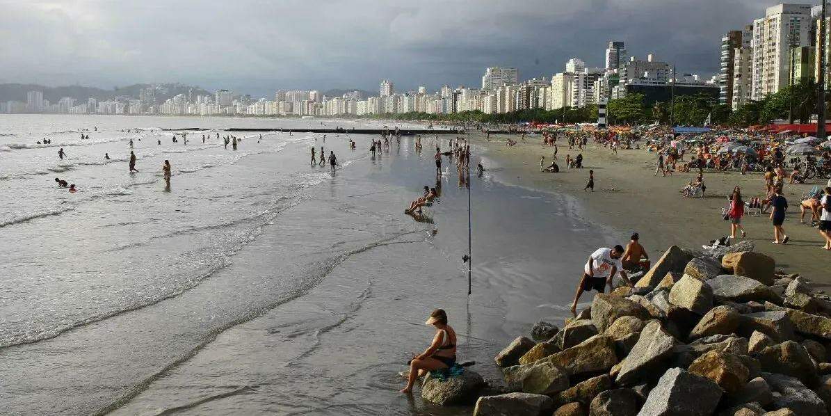 Temperaturas na Baixada Santista podem variar entre 14°C e 22°C no fim de semana; dias serão de sol e céu nublado