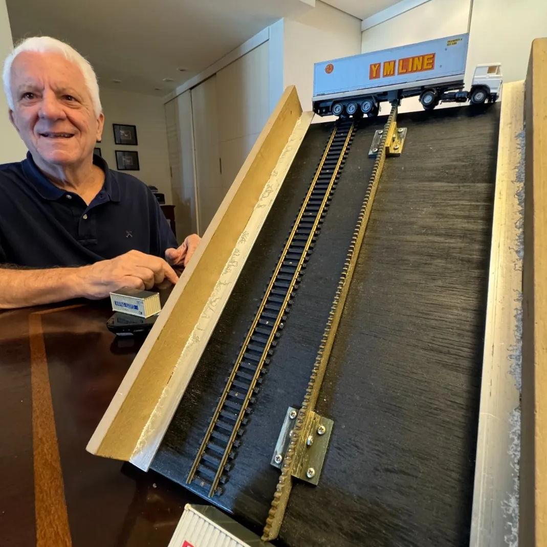 O engenheiro Edgard Villarinho é formado pela Escola de Engenharia Mauá em 1971 e sócio de uma empresa que lida com energia renovável. Também foi professor do Instituto Tecnológico de Aeronáutica (ITA)