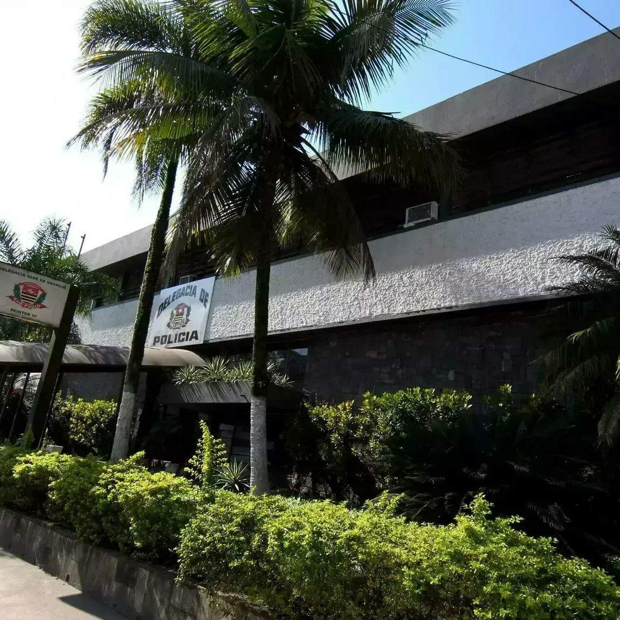 O caso foi registrado como morte decorrente de intervenção policial, legítima defesa e tentativa de homicídio na Delegacia de Guarujá