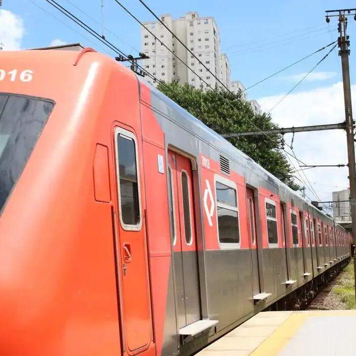O corredor ferroviário entre Santos e Cajati está sendo planejado para operar de forma multisserviço