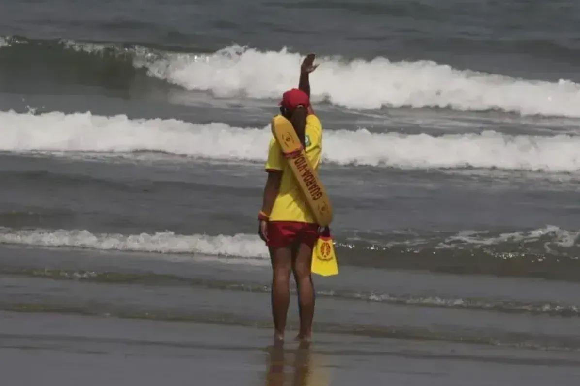 O GBMar informou que foram realizados 49 salvamentos neste fim de semana no Litoral de SP