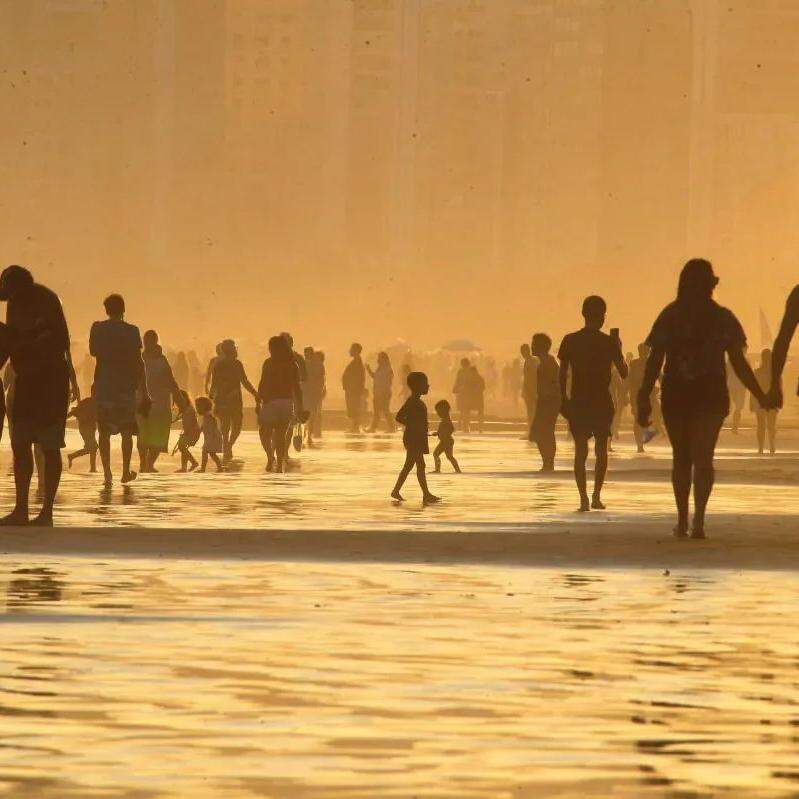 Segundo especialistas, o El Niño muito forte pode elevar as temperaturas na Baixada Santista nos próximos meses, com períodos de sensação térmica elevada, especialmente durante a primavera e o verão