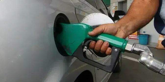 Etanol, GNV e carros elétricos aumentam a concorrência com a gasolina