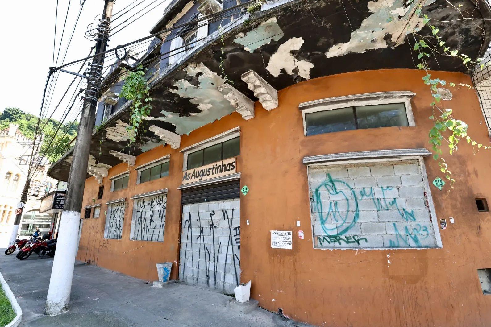 Este é um dos bens que o Município poderá tomar. Pela Constituição, imóveis devem ter função social