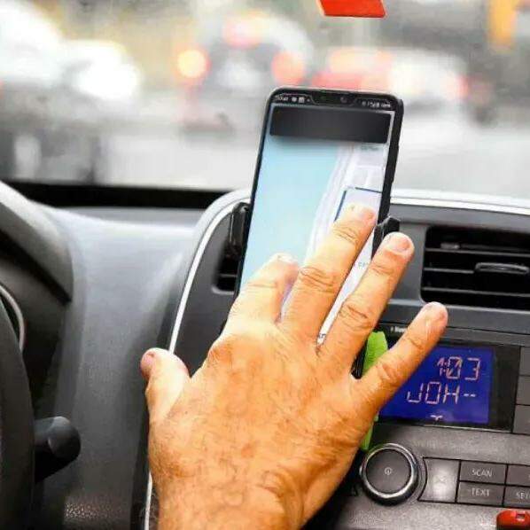 Motorista foi roubado e ameaçado durante a corrida em São Vicente