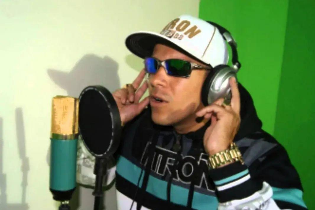 O funkeiro morreu em frente à casa dele em São Vicente