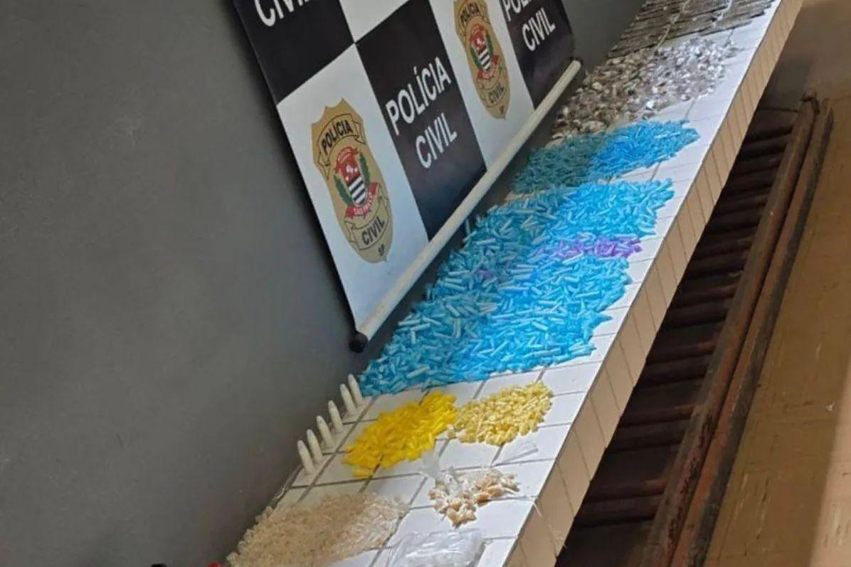 Maconha, cocaína e crack estavam entre as drogas encontradas