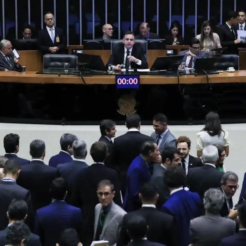 Em sessão conjunta da Câmara e do Senado, os parlamentares analisariam 32 vetos presidenciais