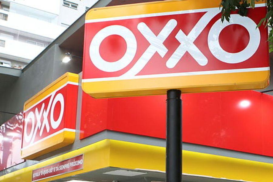 Bandidos levaram dinheiro dos caixas, além de bebidas e produtos