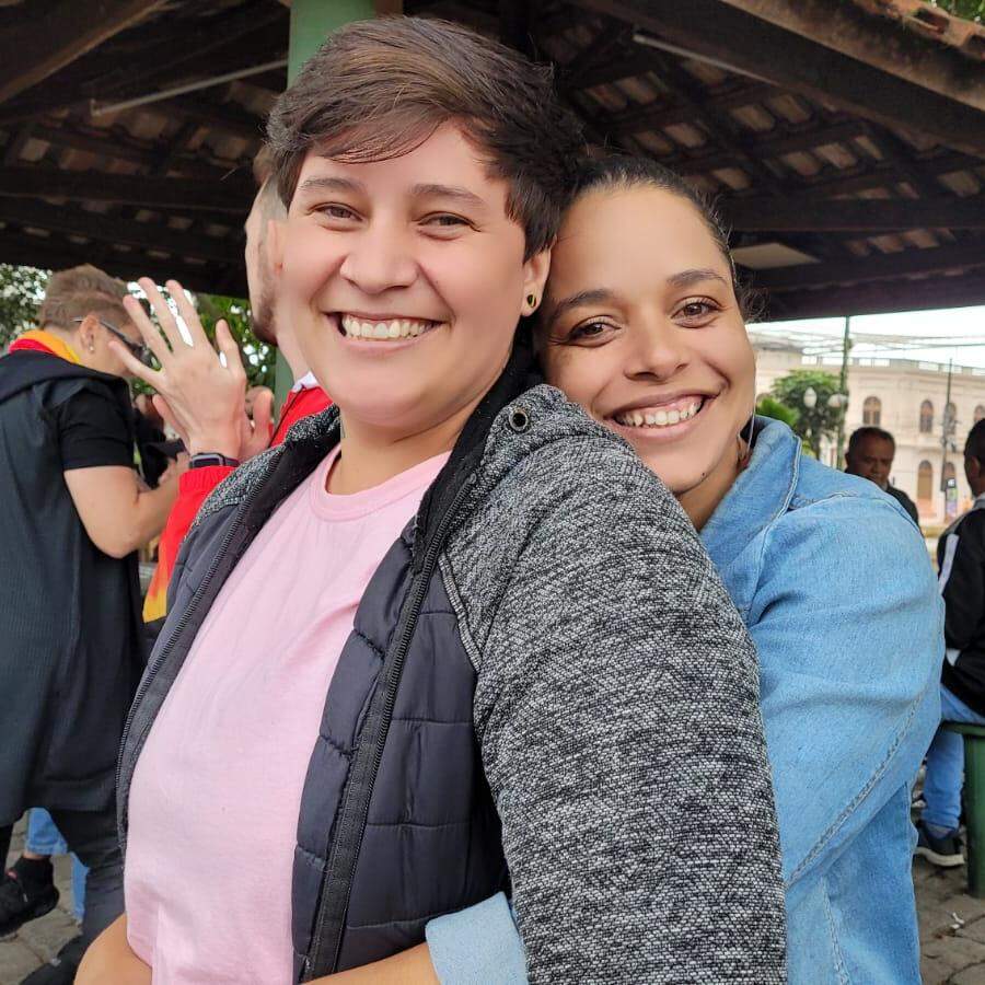 Juliete dos Santos Oliveira e Bruna Oliveira estão juntas há 11 anos e oficializaram a união há nove: "Foi amor à primeira vista"