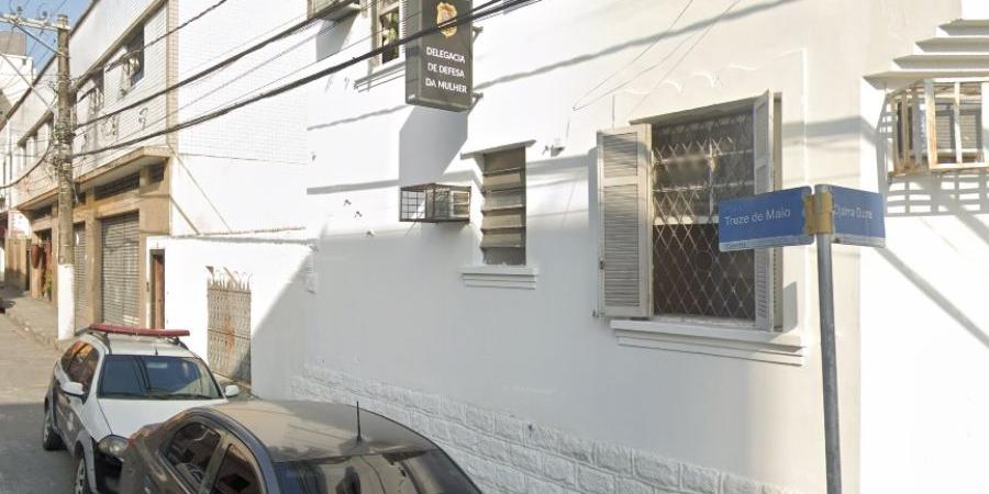 Caso está sendo registrado na DDM de São Vicente como agressão e lesão corporal