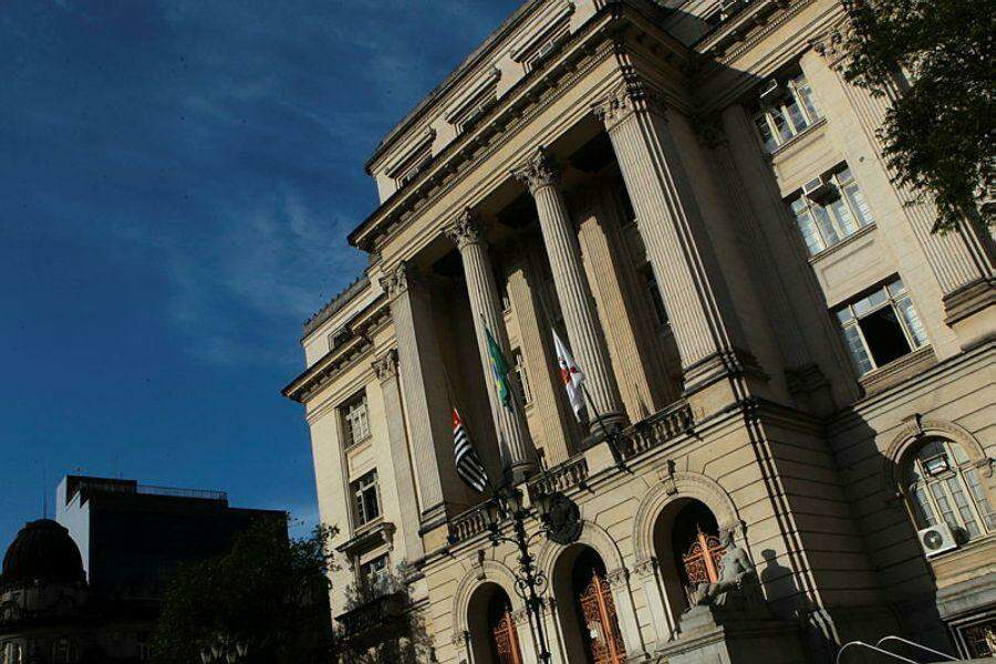 A Prefeitura de Santos foi condenada a voltar atrás e nomear professora que passou em concurso, pelo sistema de cotas raciais