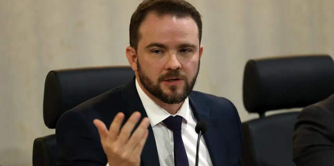 Projeto de fim da necessidade de declaração do IR está a todo vapor na Fazenda, diz Durigan