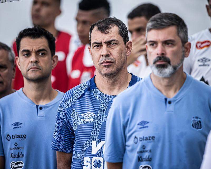 Com Carille ameaçado, Santos tenta frear a crise em Santa Catarina