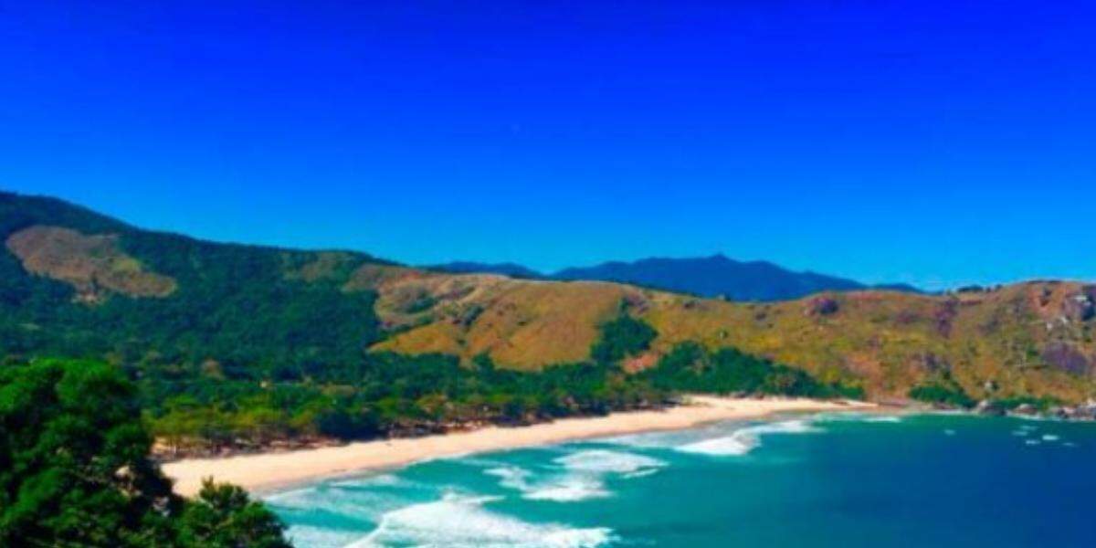 Praia do Bonete, em Ilhabela, é opção de tranquilidade com paisagens de tirar o fôlego