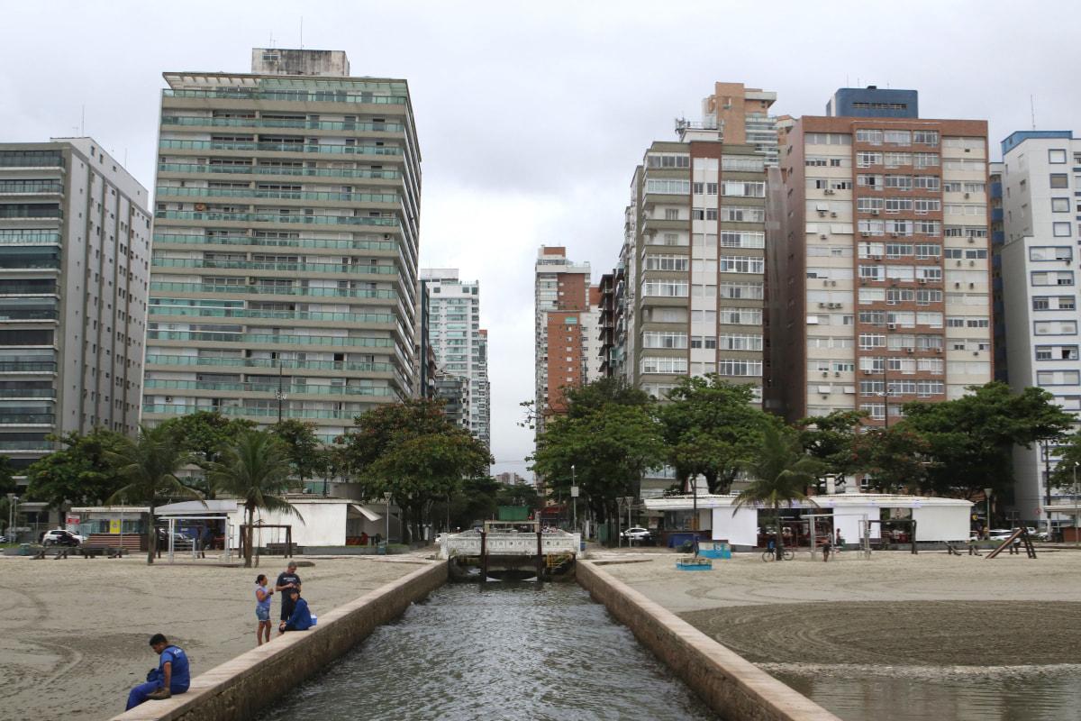 O leitor Rubem Silva, de Santos, escreveu sobre os prédios tortos da Cidade