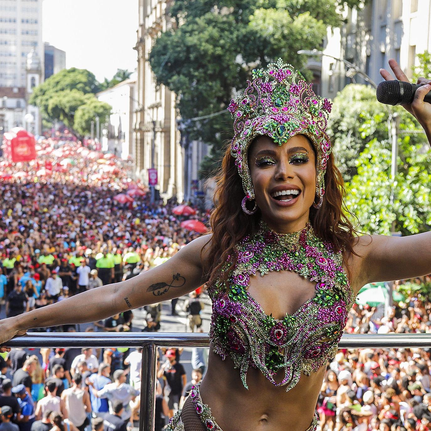 Cantora faz sua estreia como compositora no carnaval carioca