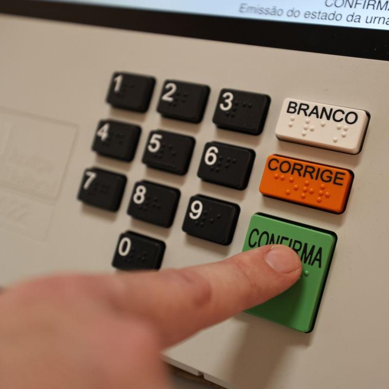 Os problemas foram registrados em locais de votação de Santos, Praia Grande e Guarujá
