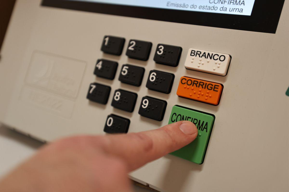 Os problemas foram registrados em locais de votação de Santos, Praia Grande e Guarujá