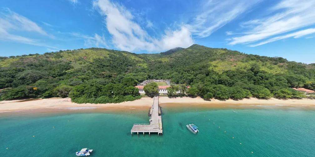 A Ilha Anchieta fica em Ubatuba e é destino turístico no litoral de São Paulo