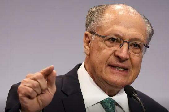 Alckmin: há enorme procura por programa para taxistas e motoristas de apps