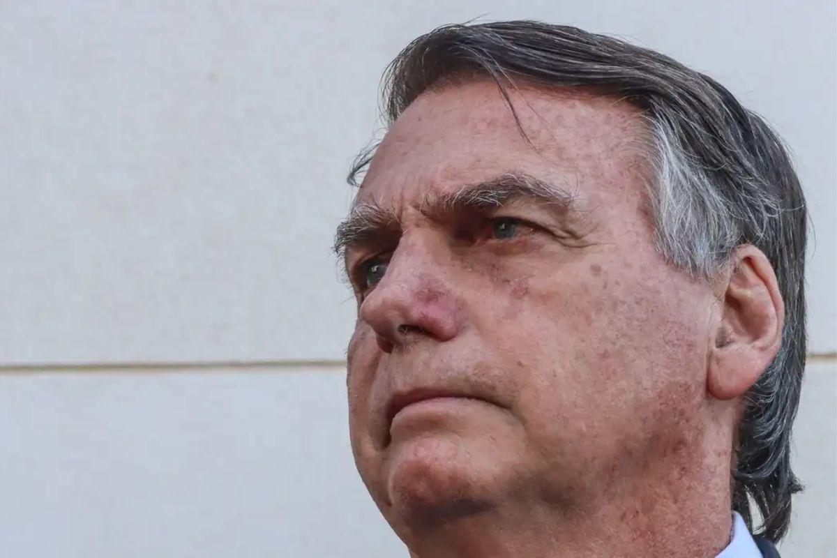 Bolsonaro pede autorização a Moraes para fazer nova cirurgia