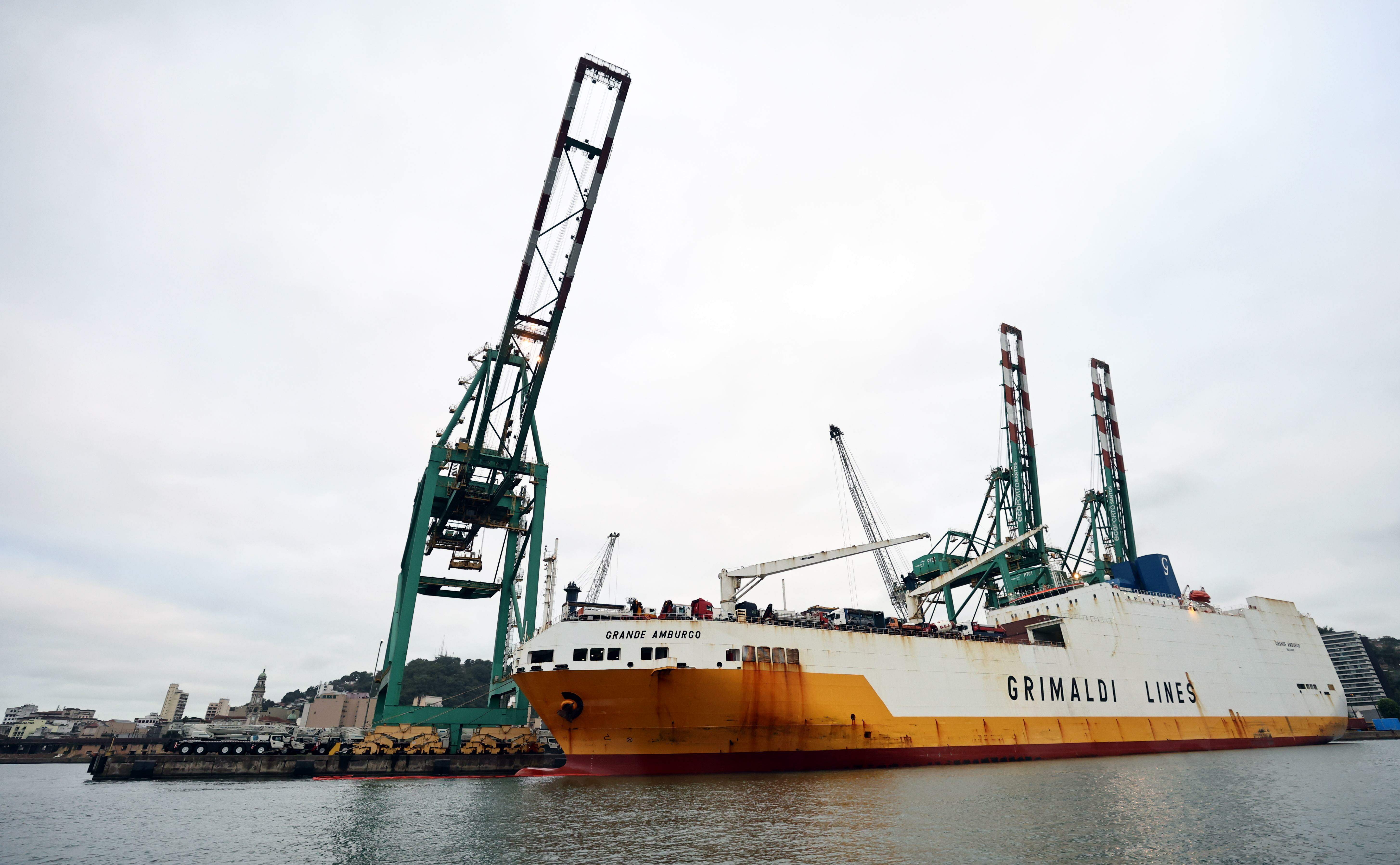 Navio atracado no Porto de Santos: complexo por onde passa 30% da balança comercial brasileira pode lidar com prejuízos em mobilização (Alexsander Ferraz/AT)