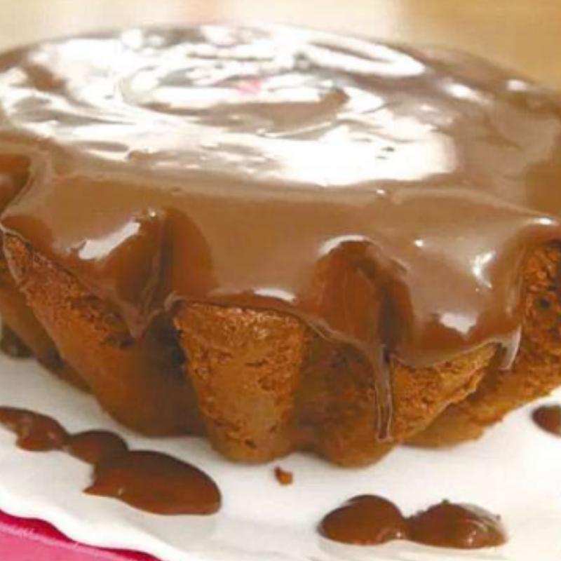 Momento Boa Mesa: Aprenda a fazer bolo de casca de banana com cobertura de creme de avelã