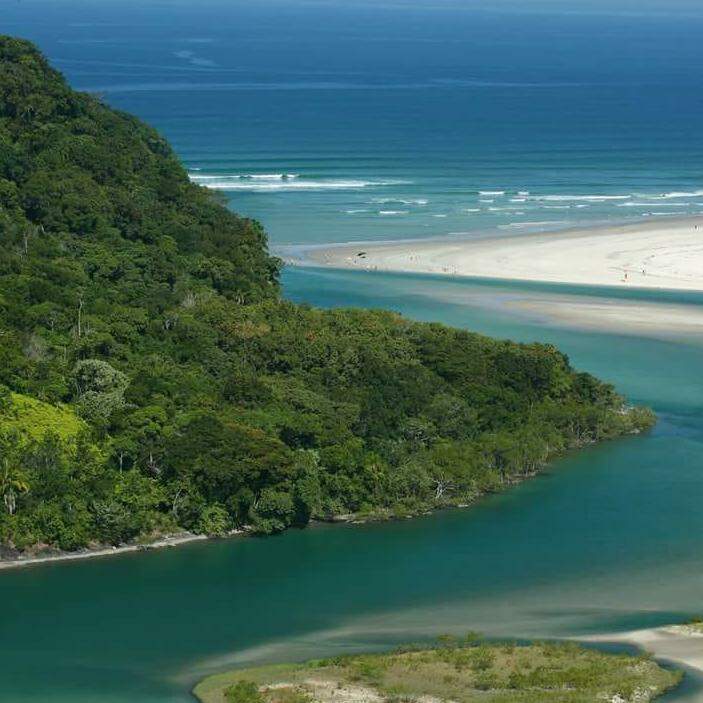 Para atender a essa ocorrência, foram necessários três bombeiros do efetivo marítimo, uma embarcação e uma viatura