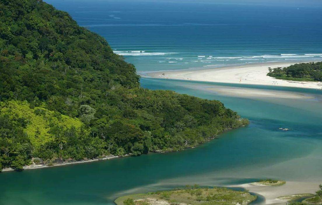 Para atender a essa ocorrência, foram necessários três bombeiros do efetivo marítimo, uma embarcação e uma viatura