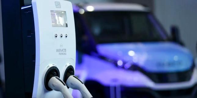 Entre os principais pontos de atenção está a instalação adequada dos carregadores