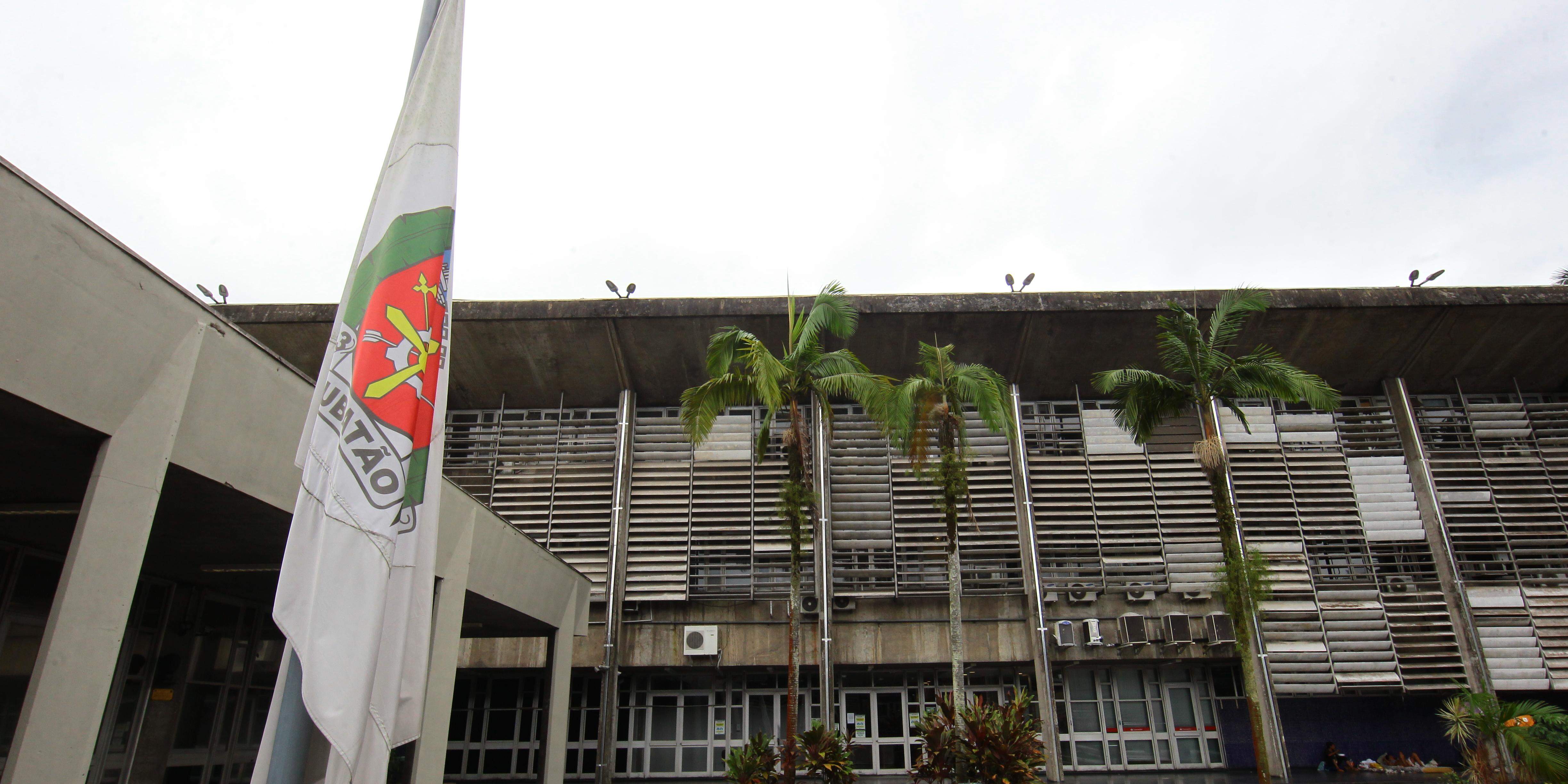 O advogado de Santos também é réu em ação sobre irregularidades em compra de uniformes escolares na Prefeitura de Cubatão