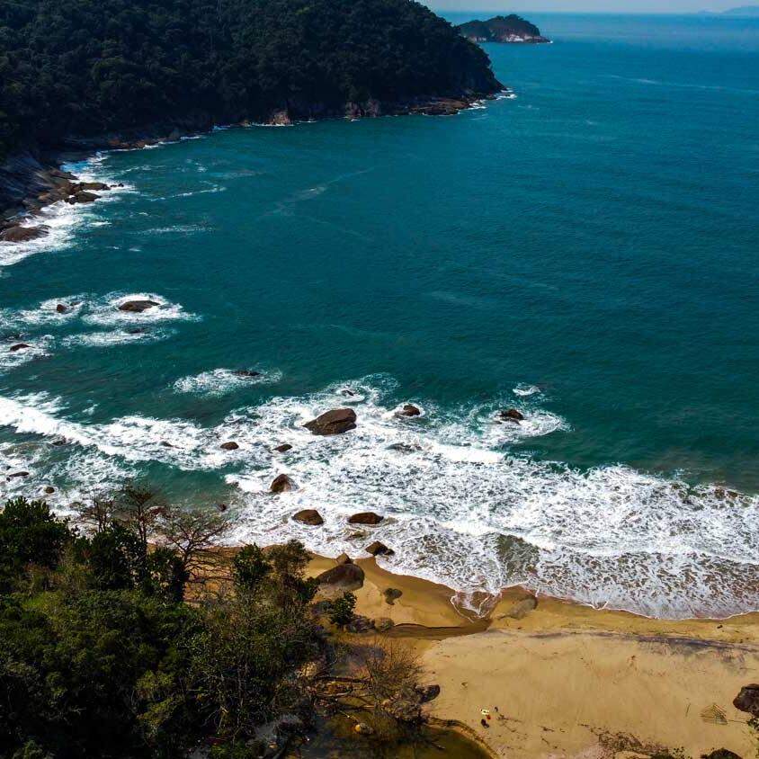 Praia ficou conhecida por ter sido palco de mortes e tragédias