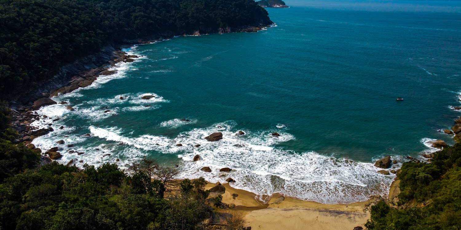 Praia ficou conhecida por ter sido palco de mortes e tragédias