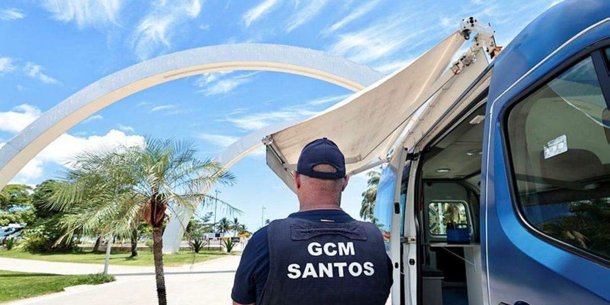 Guardas civis municipais de Santos ameaçavam entrar em greve diante da possibilidade de perder até 50% dos vencimentos; Prefeitura promete evitar redução salarial