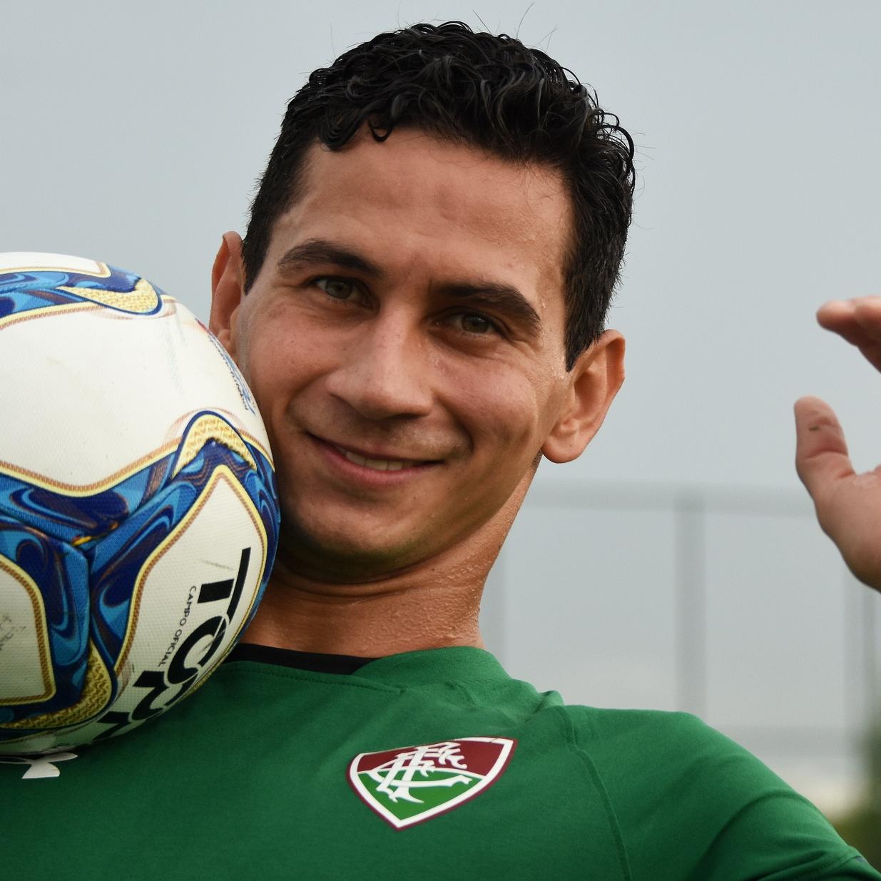 Clube acredita que a condição tenha sido causada por uma forte gripe que o meia contraiu em novembro do ano passado