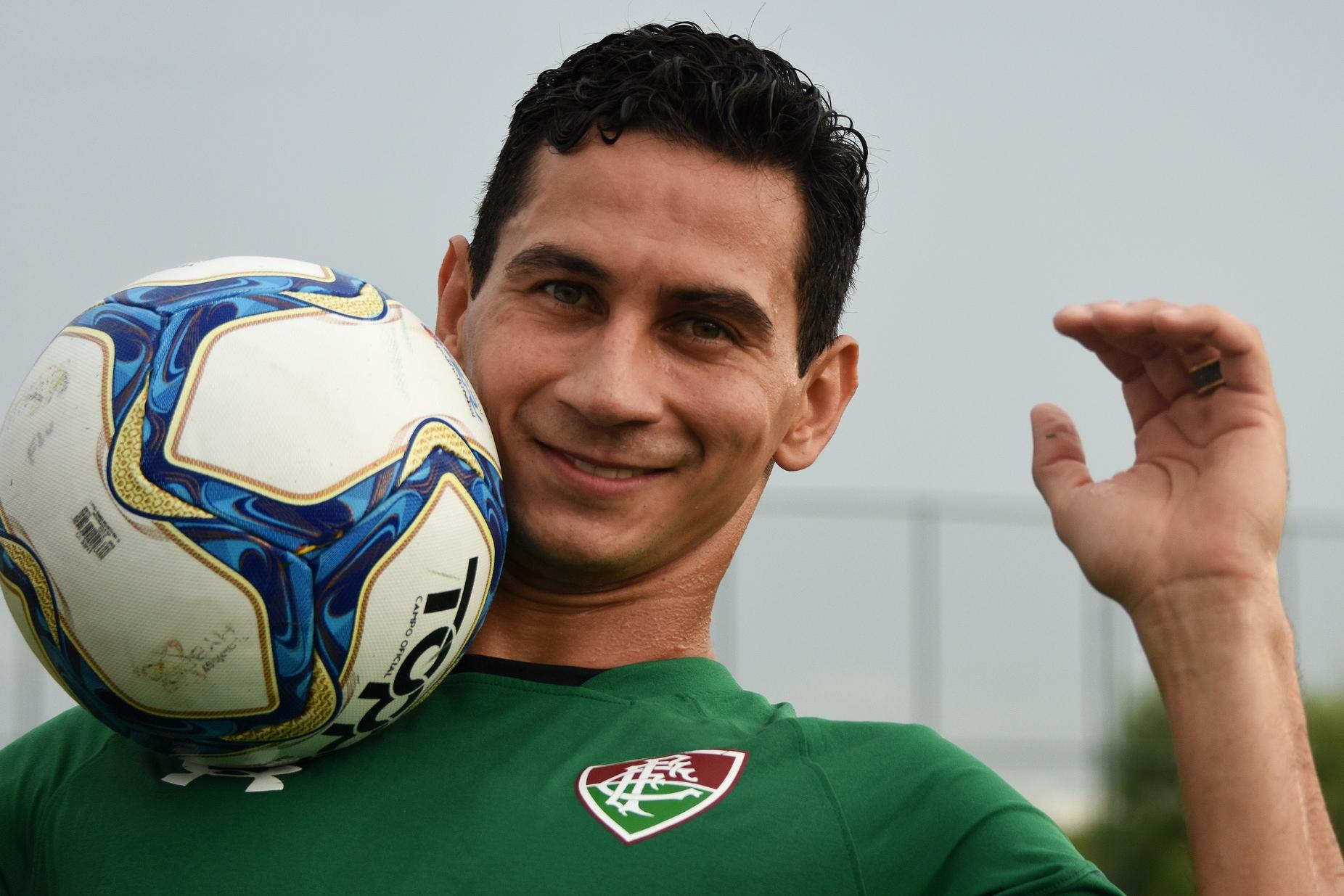 Clube acredita que a condição tenha sido causada por uma forte gripe que o meia contraiu em novembro do ano passado