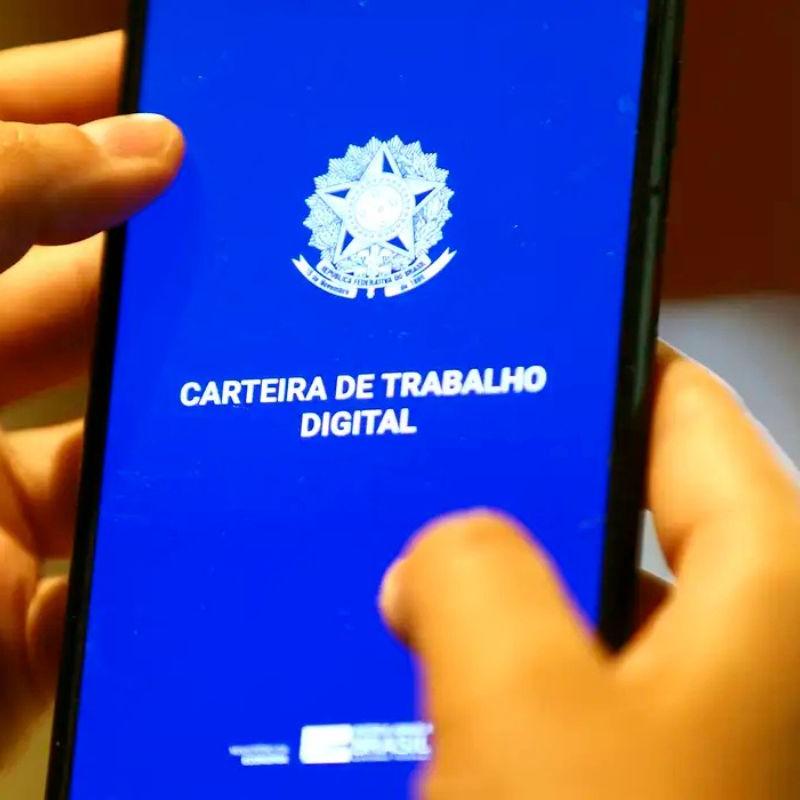 Indústria, construção e comércio cortam 34 mil vagas com ensino superior em 2025, mostra FGV
