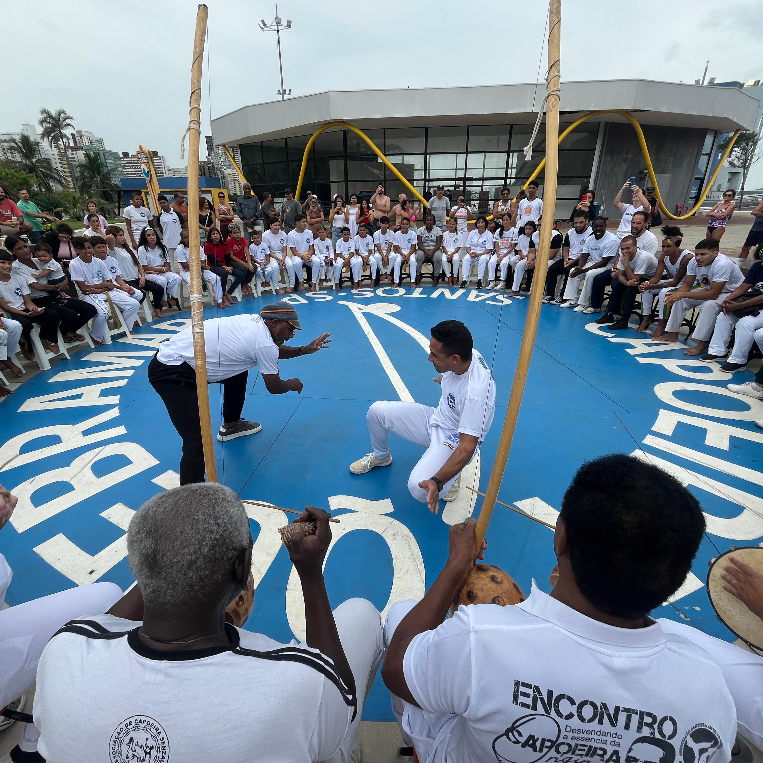 Capoeira Escola completa 30 anos
