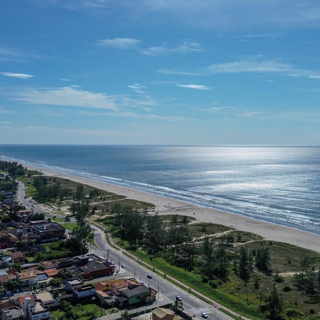 Homem de 50 anos morreu após se afogar enquanto pescava em Ilha Comprida