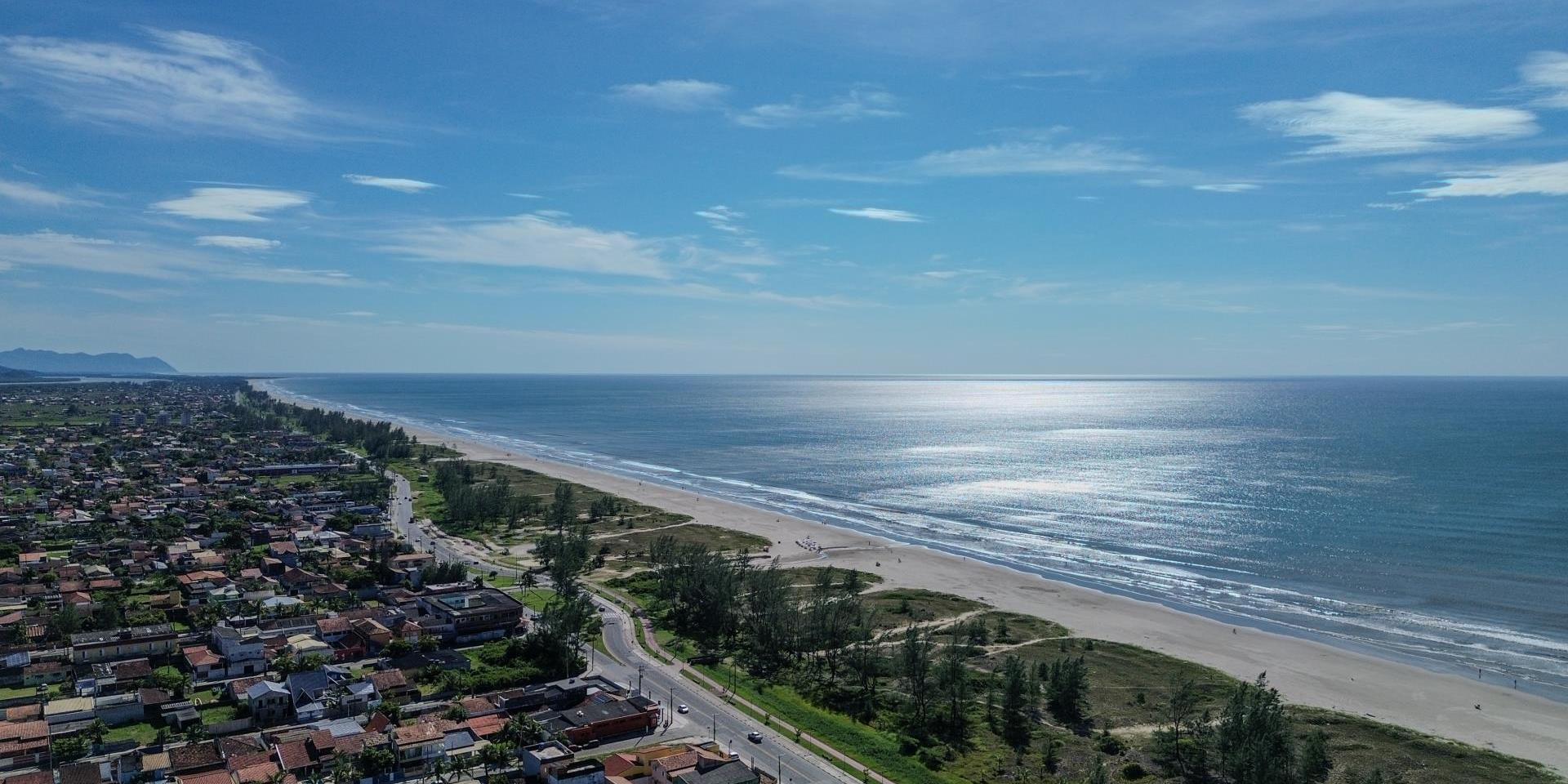 Homem de 50 anos morreu após se afogar enquanto pescava em Ilha Comprida