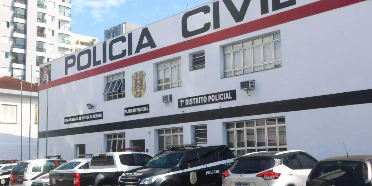 O caso foi registrado na Central de Polícia Judiciária (CPJ) de Santos