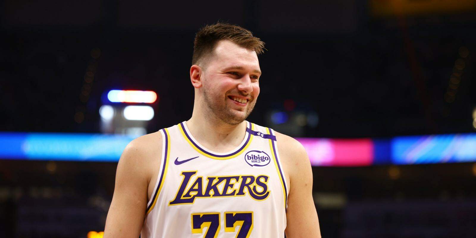 Cada vez mais decisivo, Doncic comandou a equipe da Califórnia com seus 30 pontos